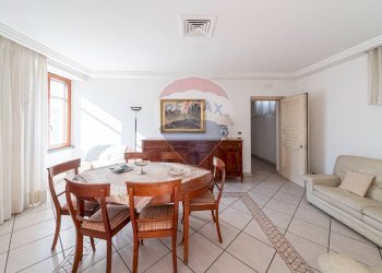 Sala da pranzo - Apartment Via Aurelio Bosco Lucarelli, Nocera Inferiore - photo 3