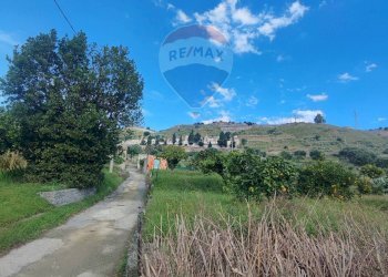 Vista delle montagne - Terreno edificabile VIA CESARE BATTISTI, Furci Siculo - foto 10