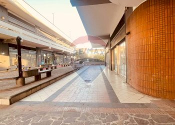 Edificio all\'aperto - Locale Commerciale Casalnuovo di Napoli - foto 8