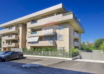 Edificio all\'aperto - Bilocale VIA MARTIRI DELLE FOIBE, Cambiago - foto 4