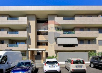 Edificio all\'aperto - Bilocale VIA MARTIRI DELLE FOIBE, Cambiago - foto 5