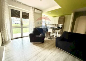 Sala da pranzo - Trilocale Via Angelo Gotti
 
1, Villa d'Almè - foto 2