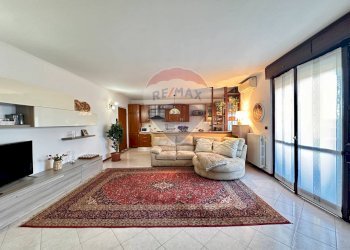 Soggiorno - Quadrilocale Vicolo Trieste
 
25, Fombio - foto 5