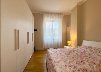 Camera da letto - Two-room apartment VIA DANTE
 
49, Cinisello Balsamo - photo 19