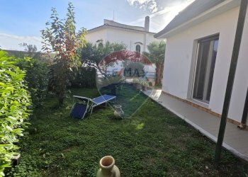 Giardino - Casa semi indipendente VIA FAUSTO COPPI
 
5, Formia - foto 6