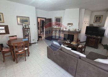 Sala da pranzo - Casa semi indipendente VIA FAUSTO COPPI
 
5, Formia - foto 2