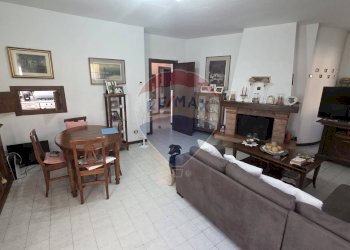 Sala da pranzo - Casa semi indipendente VIA FAUSTO COPPI
 
5, Formia - foto 10