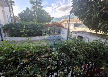 Giardino - Casa semi indipendente VIA FAUSTO COPPI
 
5, Formia - foto 26