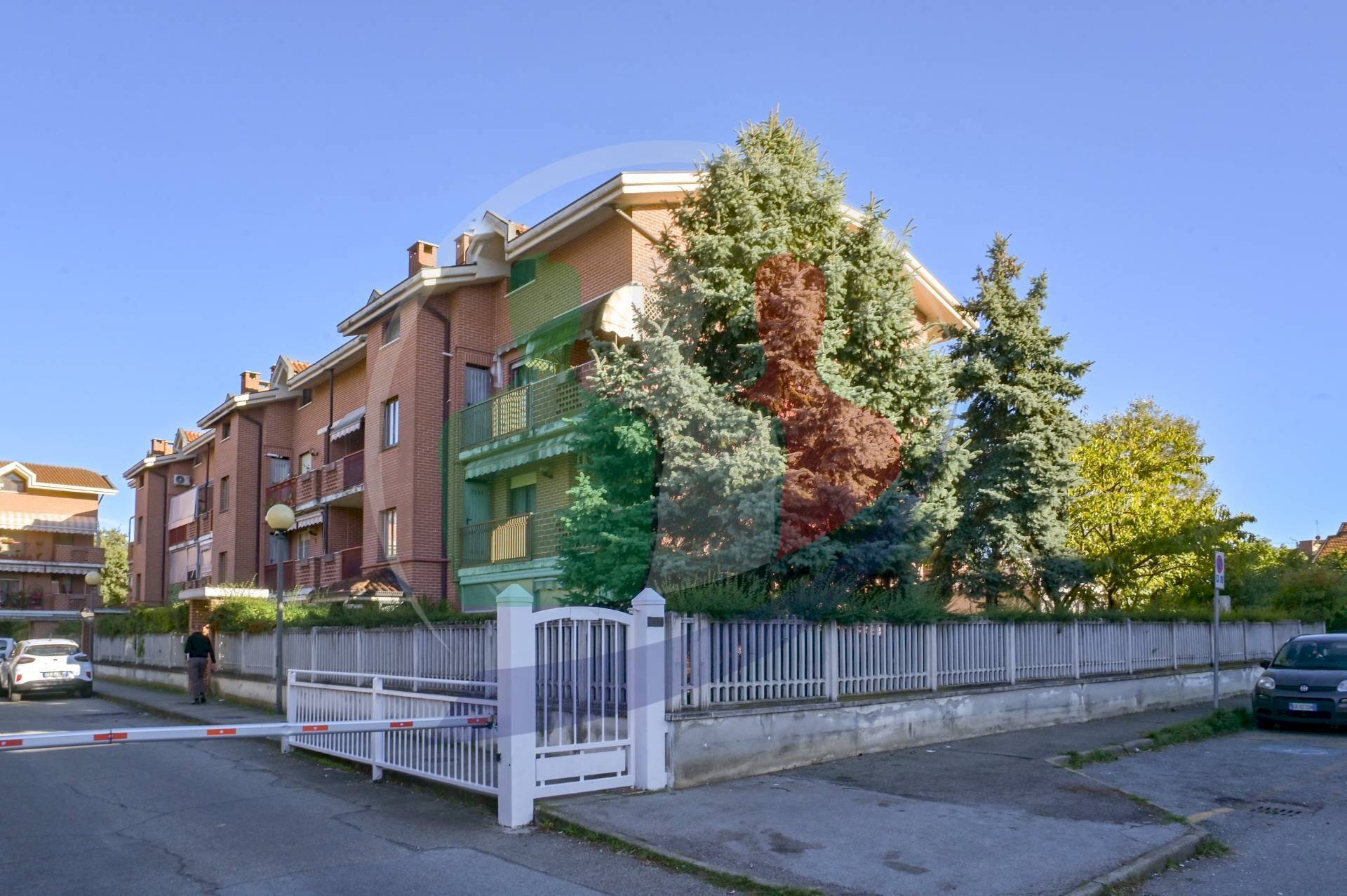 Foto 1 - Box Via Cernobyl
 
17, Nichelino - photo 1