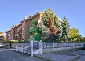 Foto 1 - Box VIA CERNOBYL
 
17, Nichelino - foto 1