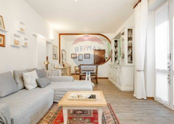 Soggiorno - Trilocale via San Carlo Borromeo
 
15, Cassano Magnago - foto 1