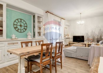 Sala da pranzo - Trilocale via San Carlo Borromeo
 
15, Cassano Magnago - foto 2