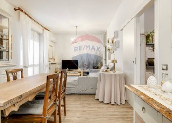 Sala da pranzo - Trilocale via San Carlo Borromeo
 
15, Cassano Magnago - foto 3