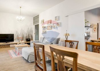 Sala da pranzo - Trilocale via San Carlo Borromeo
 
15, Cassano Magnago - foto 4