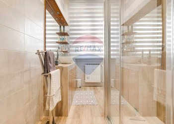 Bagno - Trilocale via San Carlo Borromeo
 
15, Cassano Magnago - foto 14