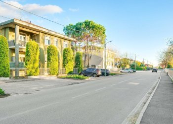 Edificio all\'aperto - Trilocale via San Carlo Borromeo
 
15, Cassano Magnago - foto 23