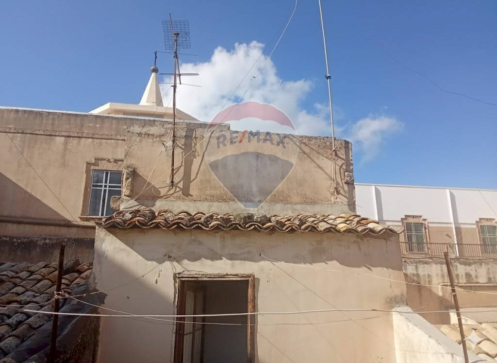 Edificio all\'aperto - Independent house Via Senia
 
57, Vittoria - photo 3