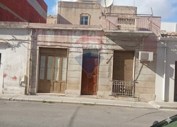 Edificio all\'aperto - Independent house Via Senia
 
57, Vittoria - photo 1