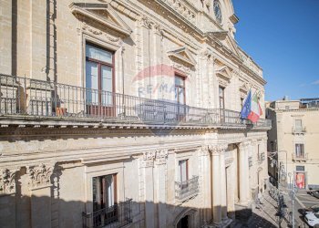 Edificio all\'aperto - Casa indipendente Piazza Umberto I
 
46, Vizzini - foto 4
