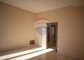 Stanza vuota - Casa indipendente Piazza Umberto I
 
46, Vizzini - foto 12