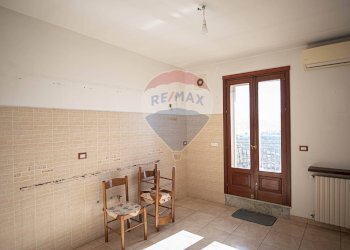 Sala da pranzo - Casa indipendente Piazza Umberto I
 
46, Vizzini - foto 14