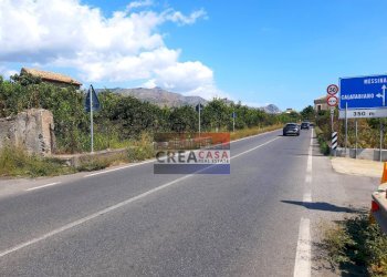 Foto 2 - Capannone SS 114, Calatabiano - foto 2