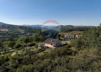 Vista delle montagne - Villa Via Torre
 
31A, Frosolone - foto 10