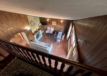 Scale - Villa Via Torre
 
31A, Frosolone - foto 12