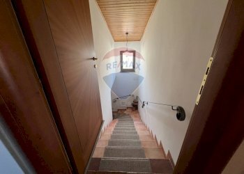 Scale - Villa Via Torre
 
31A, Frosolone - foto 16