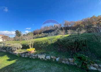 Giardino - Villa Via Torre
 
31A, Frosolone - foto 35