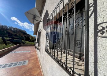 Balcone - Villa Via Torre
 
31A, Frosolone - foto 38