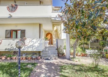 SPAZIO CONDOMINIALE - Trilocale Via Budapest
 
7, Ladispoli - foto 4