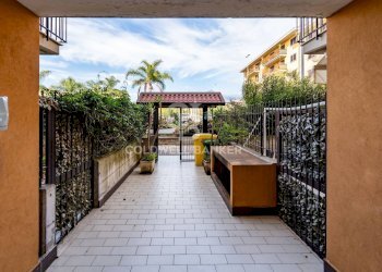 Foto 7 - Quadrilocale Via Villalba
 
26, Acireale - foto 7