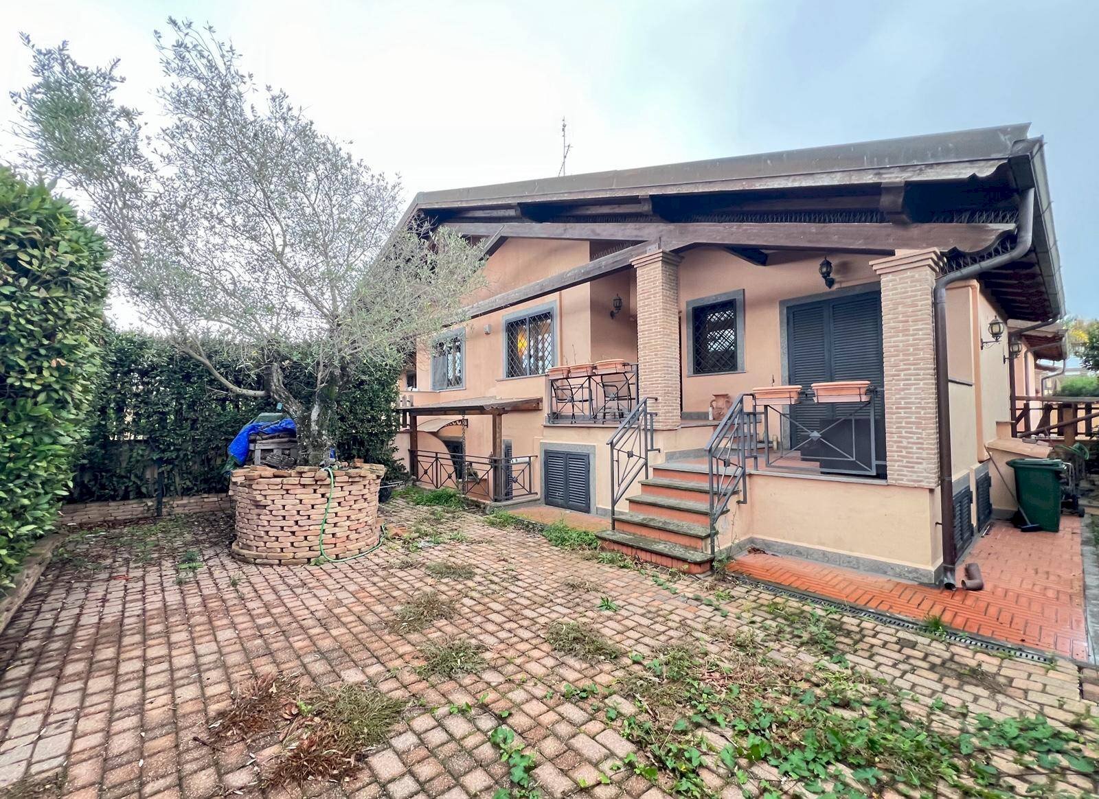 Foto 1 - Villa a Schiera via torcegno
 
65, Roma - foto 1