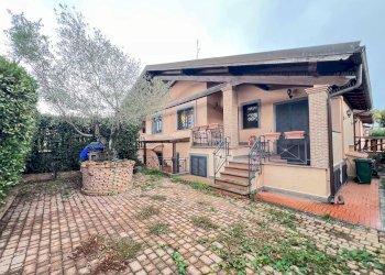 Foto 1 - Villa a Schiera via torcegno
 
65, Roma - foto 1