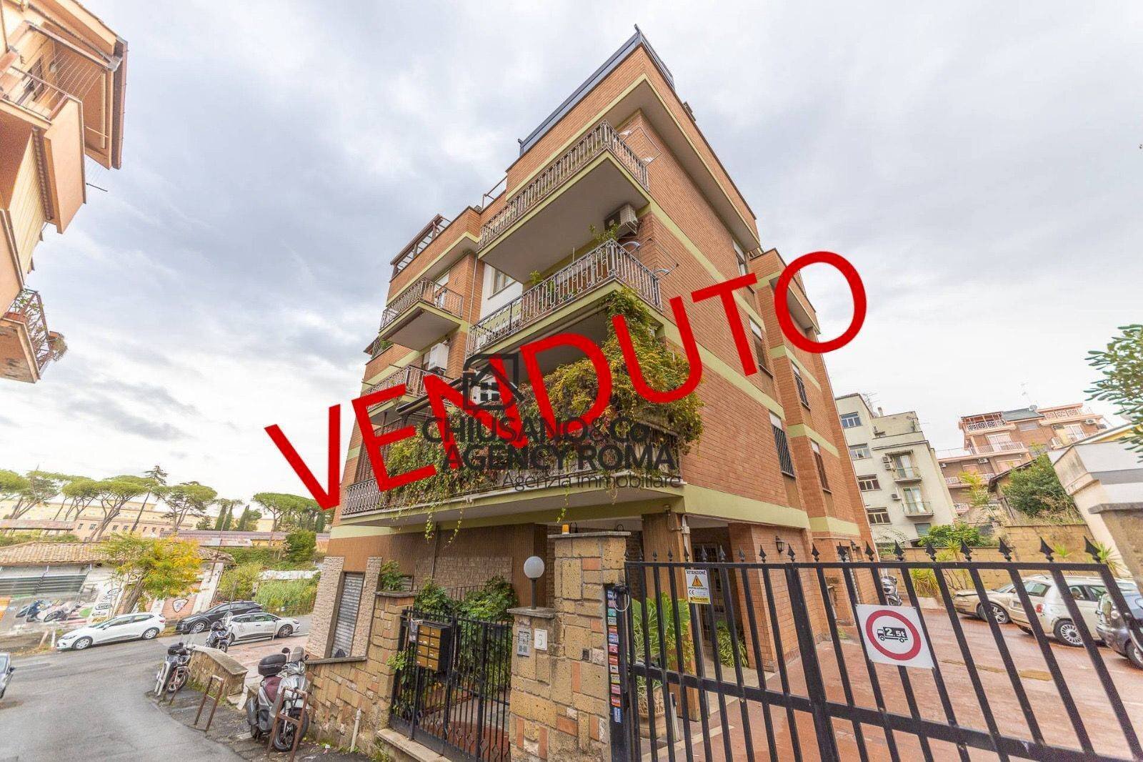 Foto 1 - Quadrilocale Via Piero Aloisi
 
5, Roma - foto 1