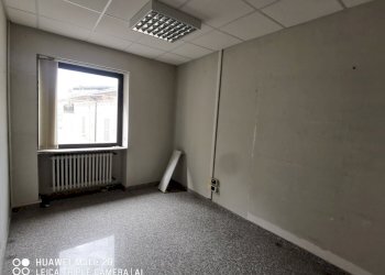 IMG_20251016_114128.jpg - Locale Commerciale Via Vittorio Emanuele III 47, Picciano - foto 8