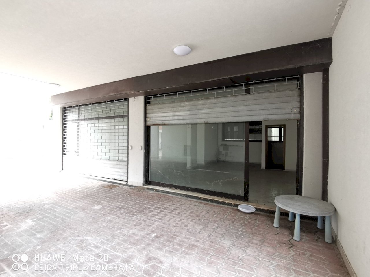 IMG_20251016_123400.jpg - Locale Commerciale Via Lavino 3, Montesilvano - foto 2