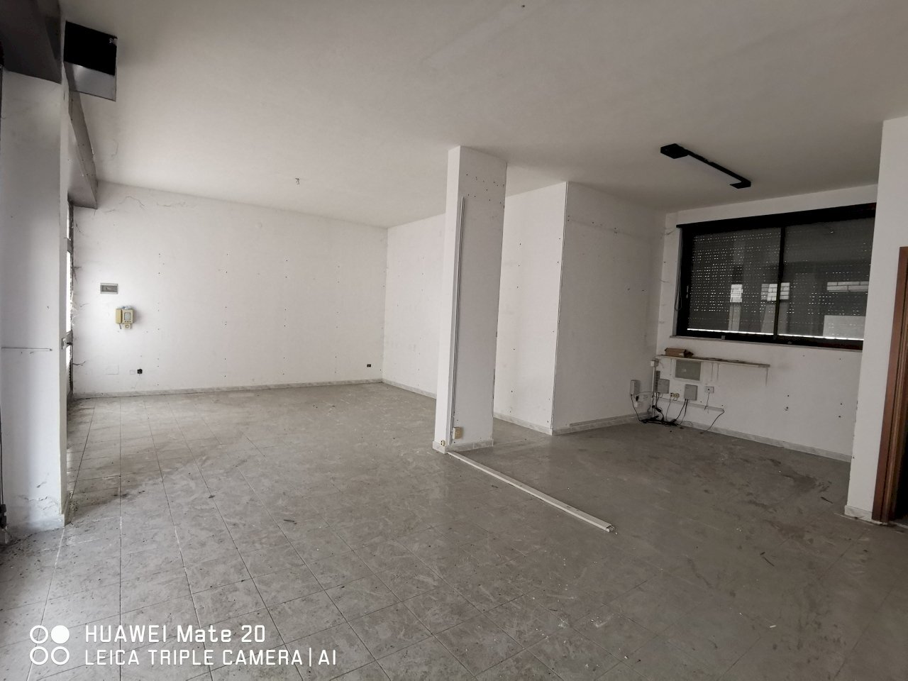 IMG_20251016_123306.jpg - Locale Commerciale Via Lavino 3, Montesilvano - foto 3