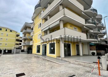 ESTERNO - Locale Commerciale Via Malta 4, Alba Adriatica - foto 7