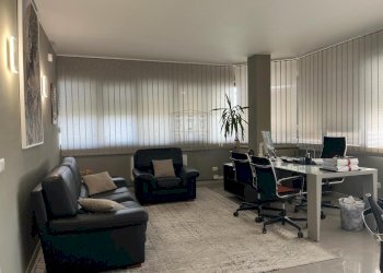 Uffici ristrutturati in vendita, Lucca (26).jpg - Ufficio Via Romana, Lucca - foto 1