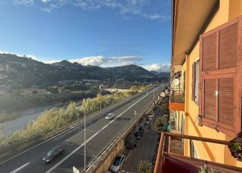 balcone - Appartamento Via Tenda 4, Ventimiglia - foto 4