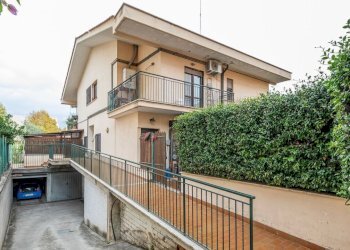 739384037.jpg - Trilocale via Giovanni Battista Bastianelli, Roma (zona Torre Gaia) - foto 1