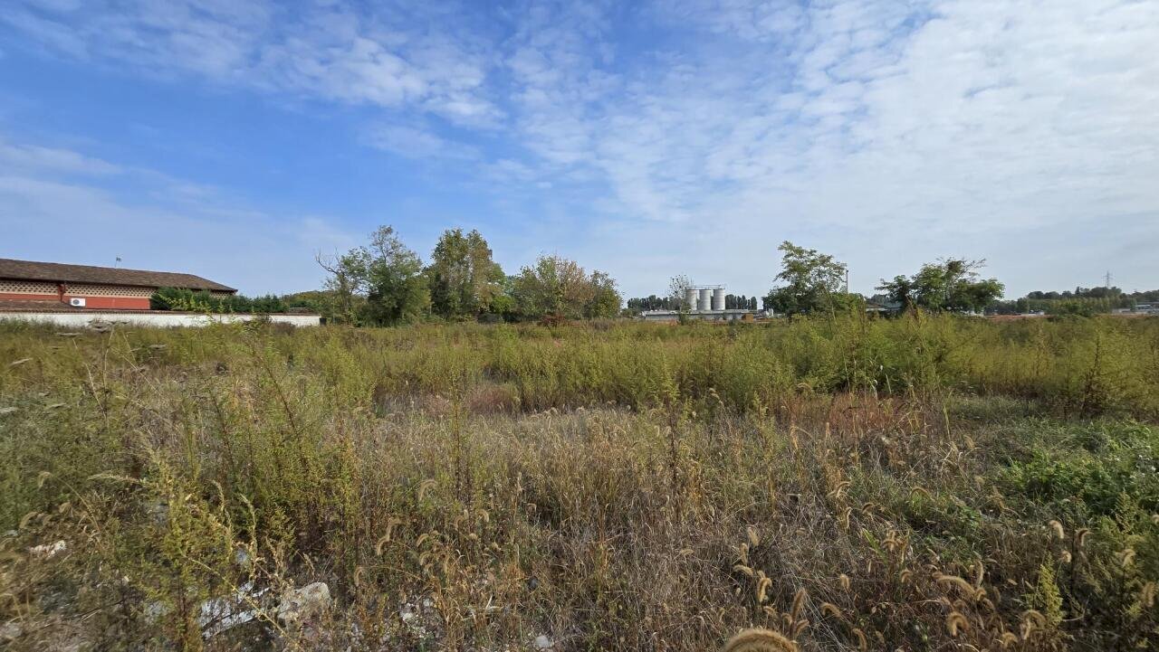 20251016_131833.jpg - Terreno edificabile via Toscana, Cornegliano Laudense - foto 2