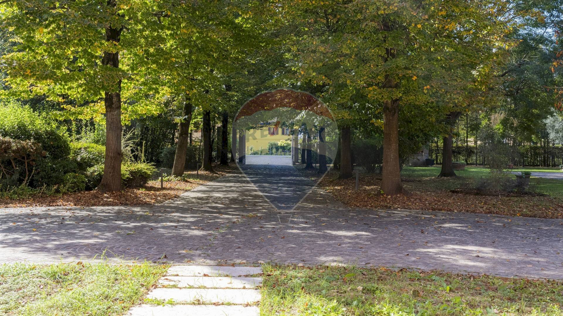 Villa via provinciale, 105-107 
 Medolla, Medolla - foto 2