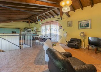 Villa via provinciale, 105-107 
 Medolla, Medolla - foto 20