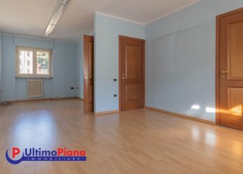 Ufficio Via Vevey, Aosta - foto 1