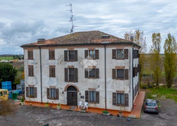 Casa semi indipendente Strada Statale Romana Nord, Carpi - foto 1