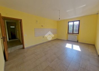 Trilocale Strada bussolino, Gassino Torinese - foto 1