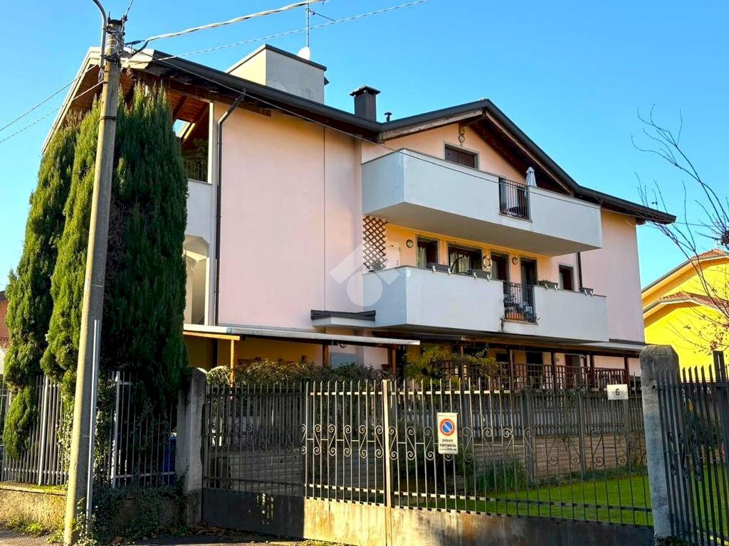 Two-room apartment Via Isolino, Senago - photo 2